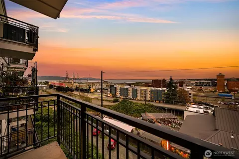 1015 Railroad Ave #418, Bellingham, WA 98225