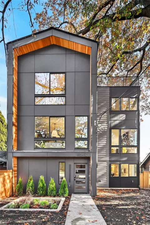 8542 Interlake Ave N, Seattle, WA 98103