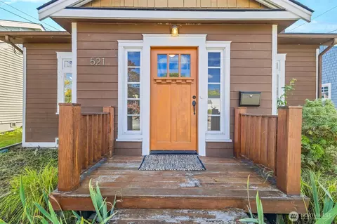521 W Illinois St, Bellingham, WA 98225