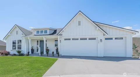 1580 S Kelvin Ct, East Wenatchee, WA 98802