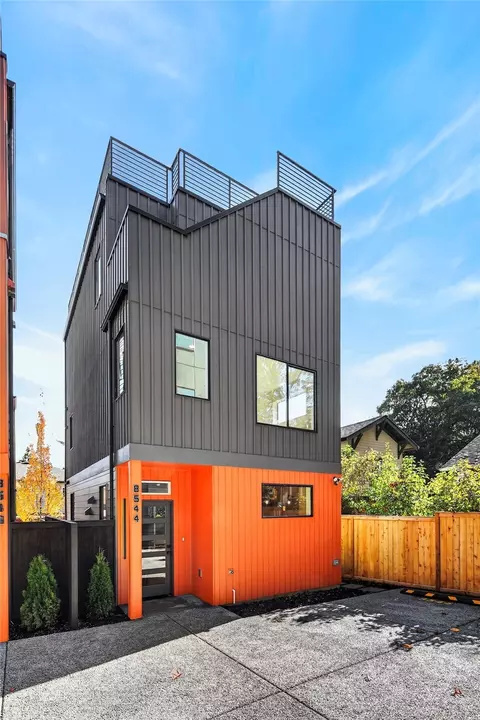 8544 Interlake Ave N, Seattle, WA 98103