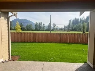 Exterior - 662 Thompson Dr, Enumclaw, WA 98022 photo 3 of 4