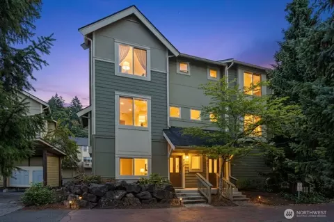 377 NW Pebble Ln, Issaquah, WA 98027