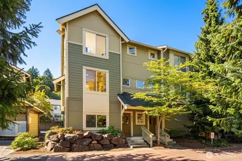 377 NW Pebble Ln, Issaquah, WA 98027
