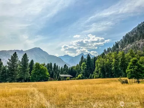 99 Latigo Ln, Leavenworth, WA 98826