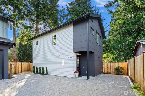 12841 NE 112th St, Kirkland, WA 98033