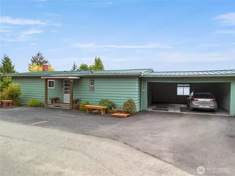 281 N Terrace Rd, Hoodsport, WA 98548
