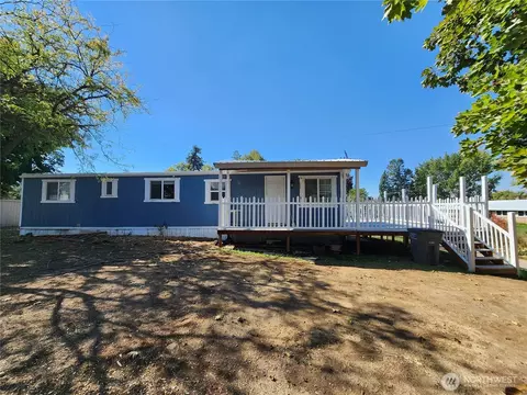 720 E Locust St, Waterville, WA 98858