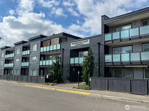 1175 Harrington Pl NE #214, Renton, WA 98056