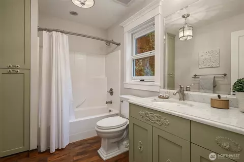 Bath - 3326 43rd Ave NE, Seattle, WA 98105 photo 6 of 6