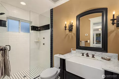 Bath - 3326 43rd Ave NE, Seattle, WA 98105 photo 5 of 6