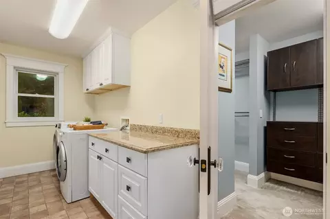 Other - 3326 43rd Ave NE, Seattle, WA 98105 photo 6 of 9