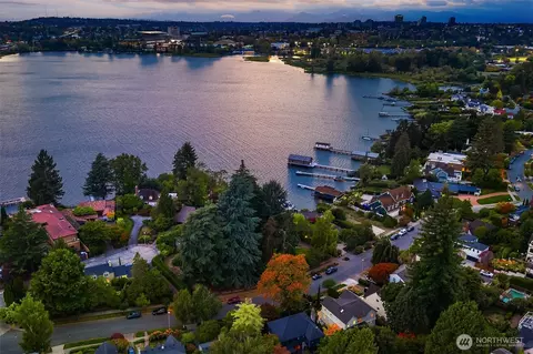 View/Area - 3326 43rd Ave NE, Seattle, WA 98105 photo 1 of 1