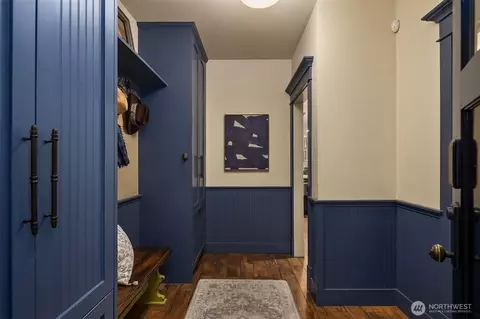 Entry Way - 3326 43rd Ave NE, Seattle, WA 98105 photo 3 of 4