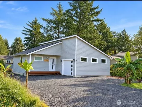 146 N Port Loop NW, Ocean Shores, WA 98569