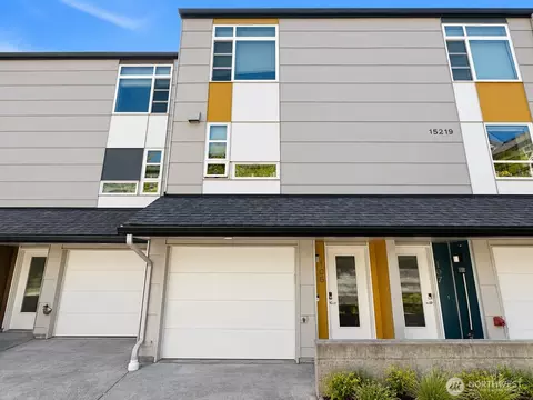 15219 NE 81st Way #106, Redmond, WA 98052