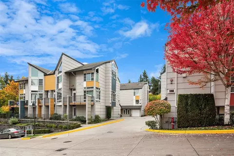 15219 NE 81st Way #106, Redmond, WA 98052