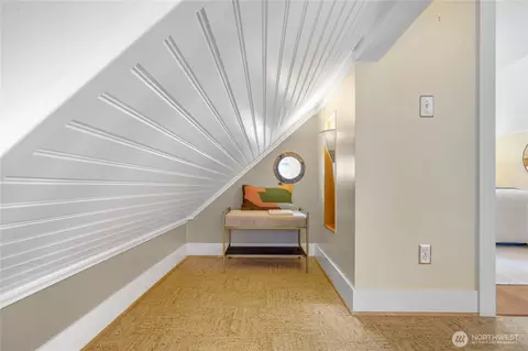 Entry Way - 2211 E Olive St, Seattle, WA 98122 photo 4 of 5