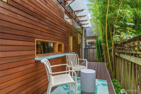 Exterior - 2211 E Olive St, Seattle, WA 98122 photo 7 of 7
