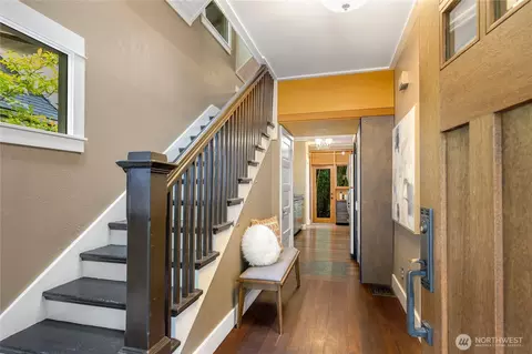 Entry Way - 2211 E Olive St, Seattle, WA 98122 photo 2 of 5