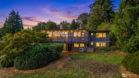7282 S 135th St, Seattle, WA 98178