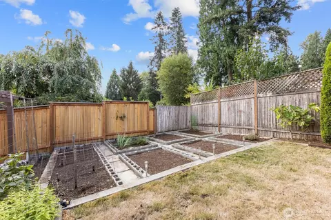 Exterior - 20308 13th Dr SE, Bothell, WA 98012 photo 11 of 13