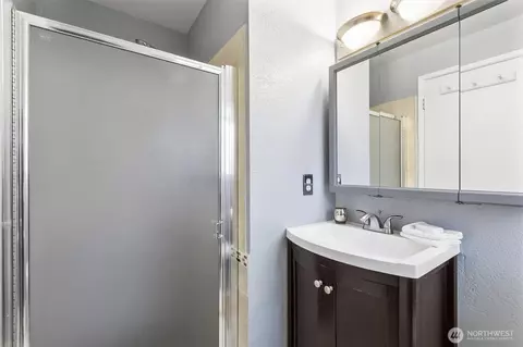 Bath - 20308 13th Dr SE, Bothell, WA 98012 photo 1 of 2