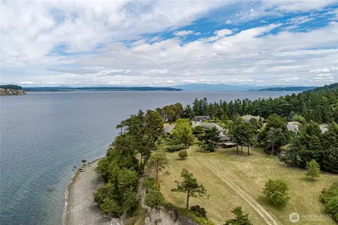 1105 NE Leach St, Coupeville, WA 98239