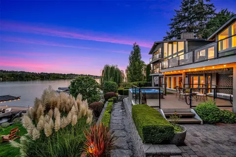 9625 SE 71st St, Mercer Island, WA 98040
