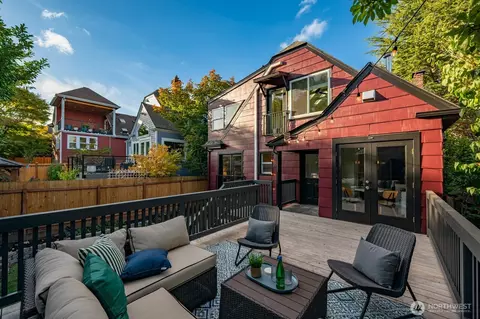 Exterior - 933 N 84th St, Seattle, WA 98103 photo 6 of 7