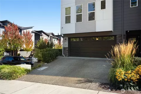 15720 Meadow Rd #G1, Lynnwood, WA 98087