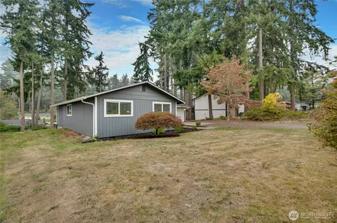 Exterior - 6104 190th Avenue Ct E, Lake Tapps, WA 98391 photo 6 of 8