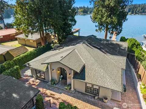 14620 W Lake Goodwin Rd, Stanwood, WA 98292