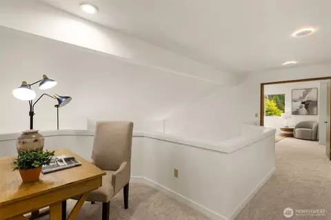 Entry Way - 12809 NE 201st Pl, Bothell, WA 98011 photo 2 of 4