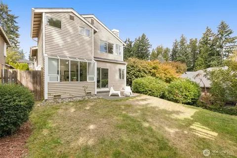 Exterior - 12809 NE 201st Pl, Bothell, WA 98011 photo 4 of 6