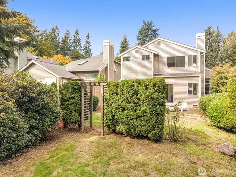 Exterior - 12809 NE 201st Pl, Bothell, WA 98011 photo 5 of 6