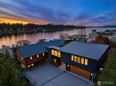 8804 NE 34th St, Yarrow Point, WA 98004
