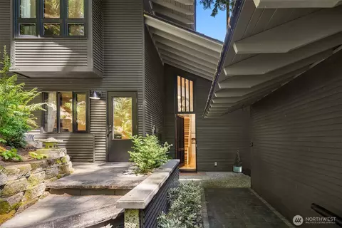 5 Lindley Rd, Mercer Island, WA 98040
