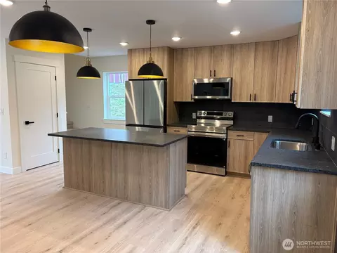 Kitchen - 115 Brian Dr, Chehalis, WA 98532 photo 3 of 3