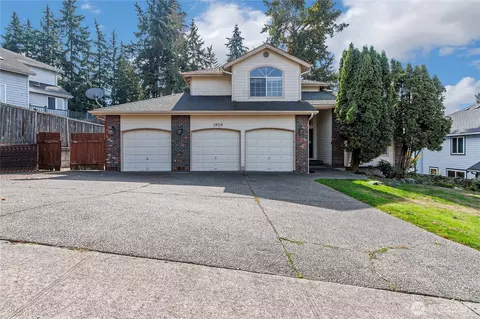 1909 S 375th St, Federal Way, WA 98003