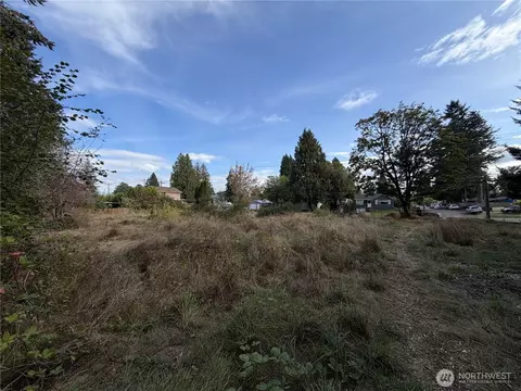 515 S 82nd St, Tacoma, WA 98408