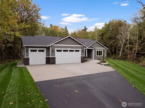 5320 Crane Ave E, Port Orchard, WA 98367