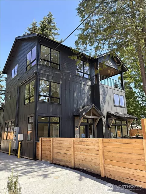 3026 NE 95th St, Seattle, WA 98115