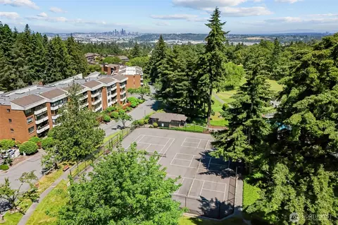 10903 Glen Acres Dr S #B, Seattle, WA 98168