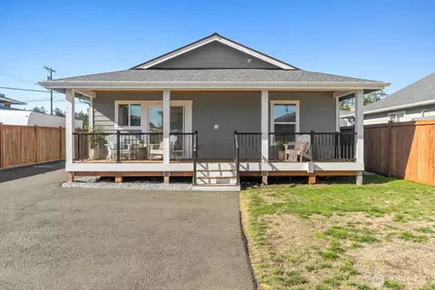 842 N Montesano St, Westport, WA 98595