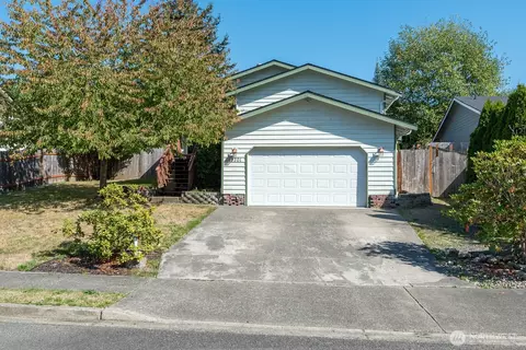 17701 Hillside Ct, Arlington, WA 98223