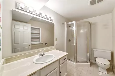 Bath - 452 Mill Creek Rd, Walla Walla, WA 99362 photo 4 of 4