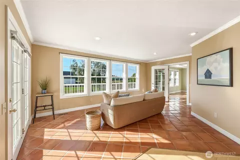 Living - 452 Mill Creek Rd, Walla Walla, WA 99362 photo 3 of 5