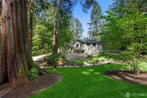 6894 NE Koura Rd, Bainbridge Island, WA 98110