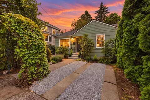 4119 SW Kenyon St, Seattle, WA 98136